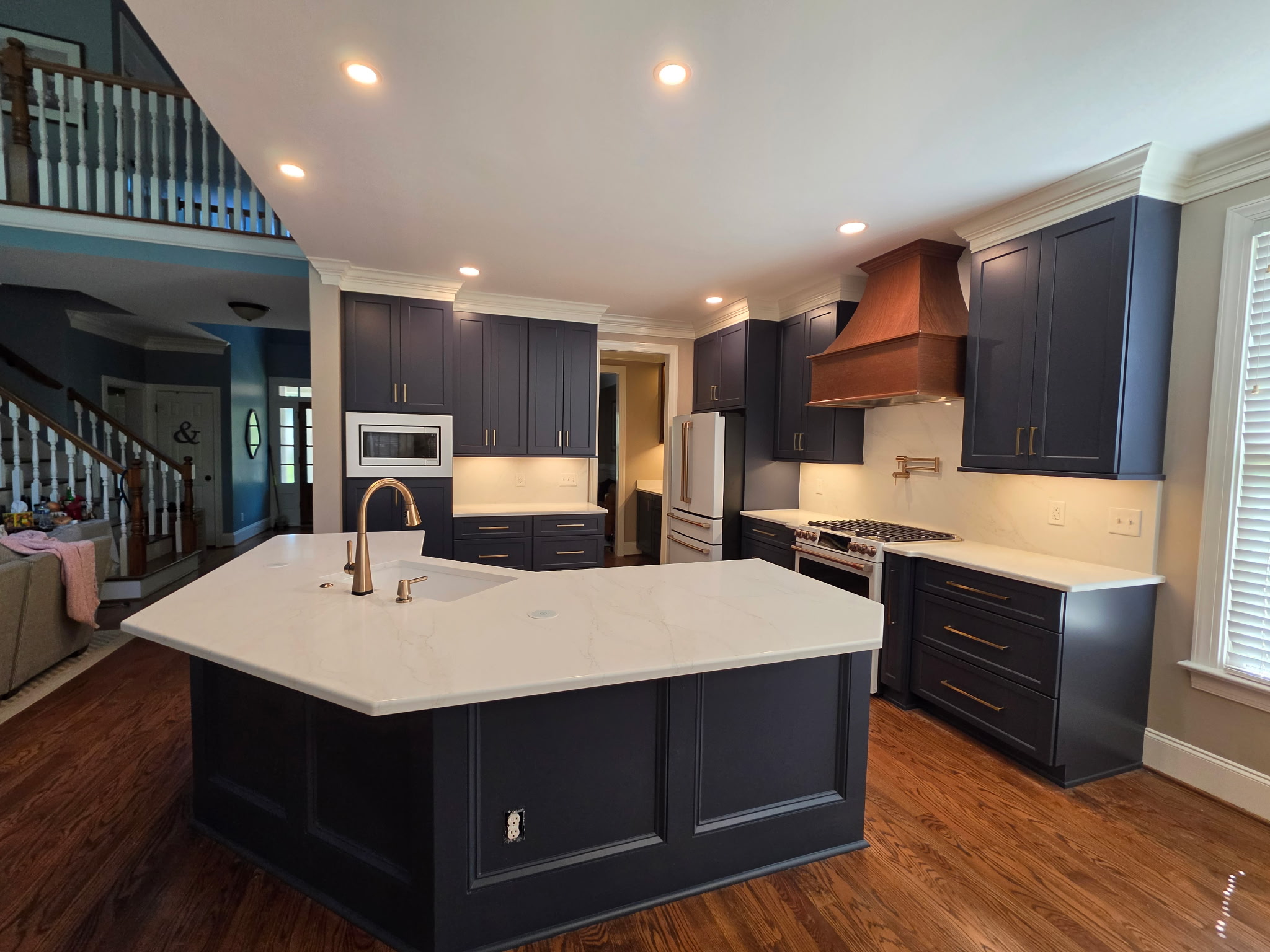 8451